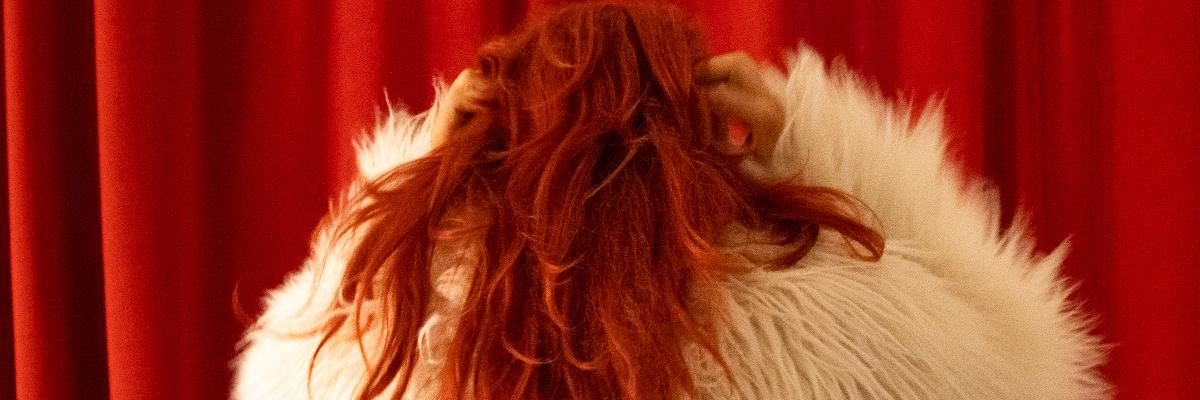 Una foto di scena di Le cinque rose di Jennifer